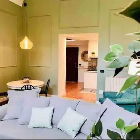 Oli-oli House Center, Two Adjacent House X11 People,double Kitchen, Courtyard, Catania